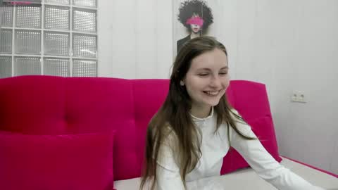 shyly_lisa online show from June 5, 1:42 am