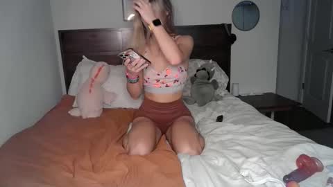 shypetitebaby online show from November 19, 5:13 pm