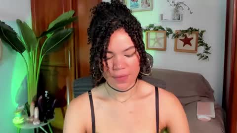 Vaiolet online show from March 17, 1:59 pm