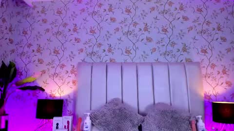 Camila Vargas online show from February 13, 12:11 pm