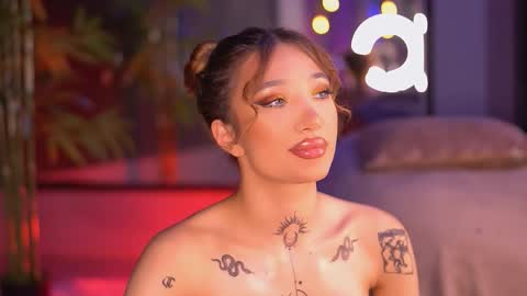 Sienna online show from October 27, 7:19 pm