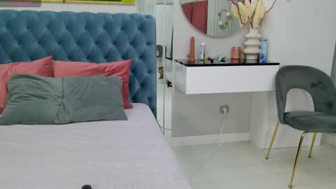 Snapshot of siennapierce chatting on September 22, 4:22 am Sienna online show from September 22, 4:22 am