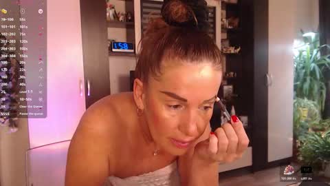 Snapshot of silenaa_sloussen chatting on October 19, 5:20 am silenaa_sloussen online show from October 19, 5:20 am