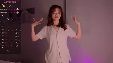 silly___woman online show from April 29, 8:03 pm