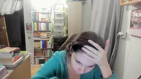 Snapshot of silvercaramel chatting on November 1, 2:16 am silvercaramel online show from November 1, 2:16 am