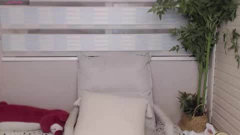 Snapshot of simonastephanie chatting on October 15, 3:58 pm simonastephanie online show from October 15, 3:58 pm