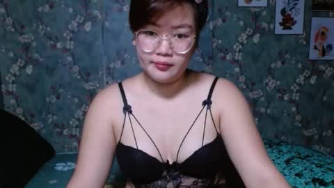 Snapshot of simply_niki chatting on September 19, 5:23 pm zia online show from September 19, 5:23 pm