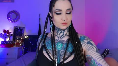 Snapshot of sindeleros chatting on December 25, 1:30 pm Ms. Sindel online show from December 25, 1:30 pm