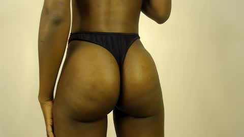 sizzly_ass online show from June 11, 12:32 am