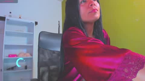 skarlet model fit online show from March 10, 7:01 am