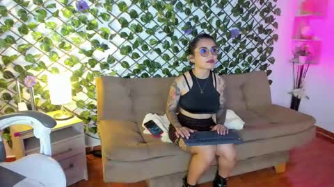 skarlet_petit online show from January 8, 9:23 pm