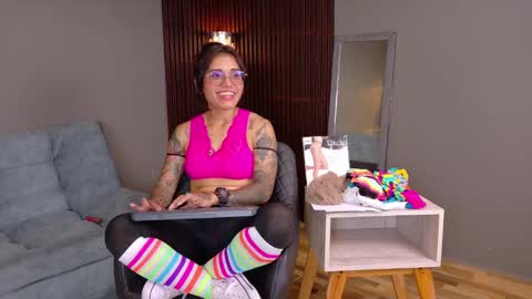 skarlet_petit online show from February 1, 9:19 pm