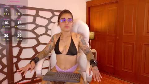 skarlet_petit online show from March 11, 2:40 pm