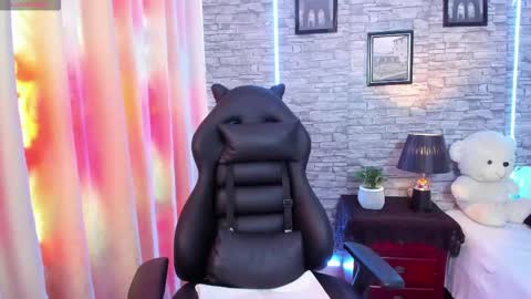 Skarleth online show from May 2, 7:50 pm