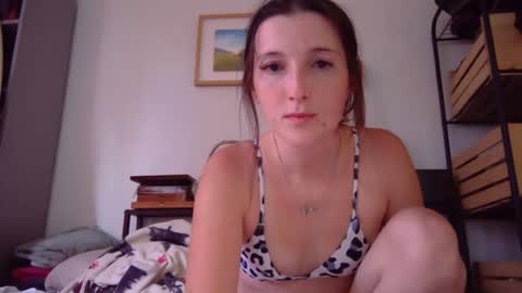 skinnysweettea40 online show from July 22, 11:28 pm