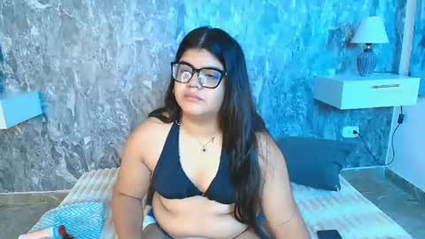 sky_white_ online show from July 10, 12:27 pm