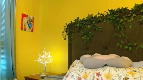 Skylar online show from April 29, 1:14 pm