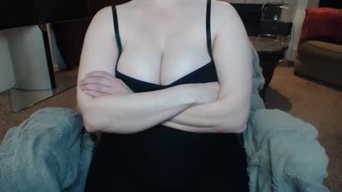 SKYLE   online show from March 17, 6:06 am