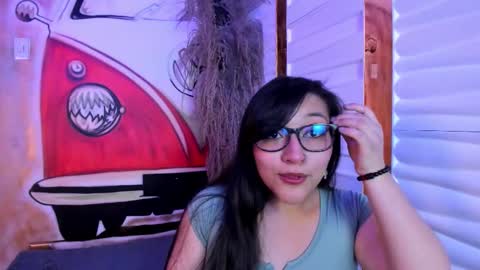 Snapshot of skye_bluee_ chatting on October 14, 3:09 am skye_bluee_ online show from October 14, 3:09 am