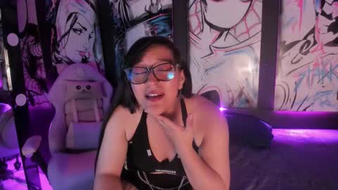 Snapshot of skye_bluee_ chatting on September 28, 4:52 am skye_bluee_ online show from September 28, 4:52 am