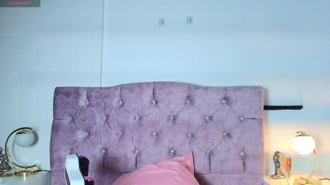 Snapshot of skye_moore chatting on October 18, 7:26 pm skye moore online show from October 18, 7:26 pm