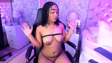 skylerbloom online show from June 22, 3:25 am