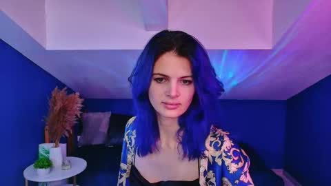 Snapshot of slayq777 chatting on October 18, 9:27 pm Emilia online show from October 18, 9:27 pm