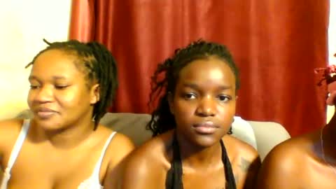 Snapshot of sleek_ass chatting on February 24, 4:15 pm sleek_ass online show from February 24, 4:15 pm