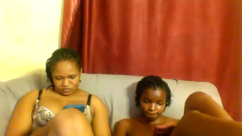 Snapshot of sleek_ass chatting on February 28, 10:06 pm sleek_ass online show from February 28, 10:06 pm