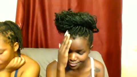 Snapshot of sleek_ass chatting on February 22, 8:05 pm sleek_ass online show from February 22, 8:05 pm