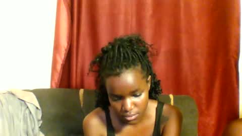 Snapshot of sleek_ass chatting on February 25, 2:25 am sleek_ass online show from February 25, 2:25 am
