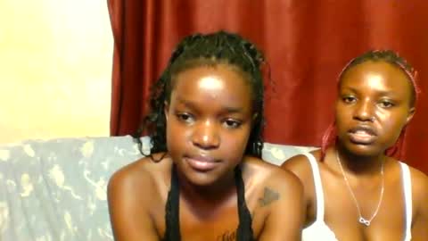 Snapshot of sleek_ass chatting on February 20, 11:09 am sleek_ass online show from February 20, 11:09 am