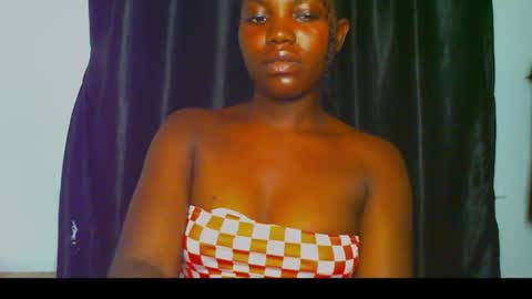 Snapshot of slimthick_tinah chatting on September 29, 2:11 pm TINA online show from September 29, 2:11 pm