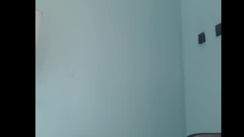 Snapshot of slimzyxdoll chatting on February 19, 3:05 pm slimzyxdoll online show from February 19, 3:05 pm