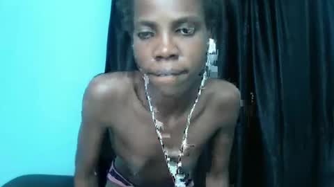Snapshot of slimzyxdoll chatting on February 22, 8:40 am slimzyxdoll online show from February 22, 8:40 am