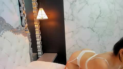 Snapshot of slut_milf4u chatting on October 4, 10:47 pm Paola online show from October 4, 10:47 pm