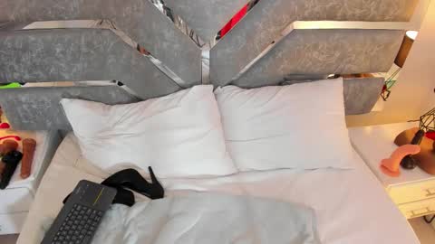 slut_milf_ online show from January 17, 8:38 pm