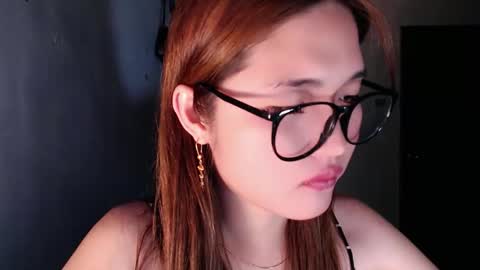 slutty_hannaxx online show from May 30, 4:32 am