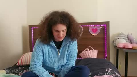SluttySuzie17 online show from May 12, 5:08 pm
