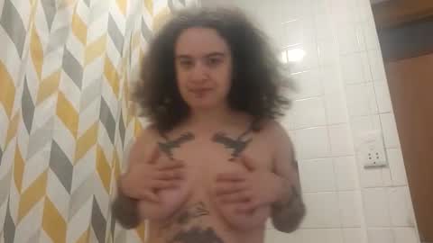SluttySuzie17 online show from April 28, 8:07 am