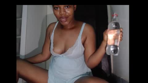 Snapshot of sluttyxxdrip chatting on October 10, 9:31 pm sluttyxxdrip online show from October 10, 9:31 pm