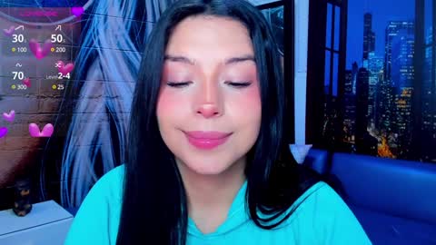 Snapshot of small__naughty chatting on January 17, 2:39 pm Mariana Torres online show from January 17, 2:39 pm