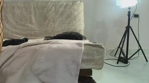 smashed_ass online show from May 15, 8:00 pm