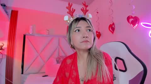 Snapshot of smile__1 chatting on December 8, 11:35 am smile__1 online show from December 8, 11:35 am