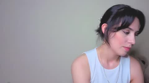 Bella online show from April 28, 5:17 pm