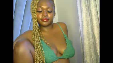 smiley_berry online show from November 9, 3:13 am