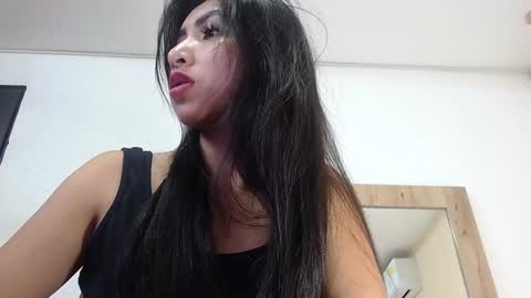 Snapshot of sneakyy_fantasy chatting on January 4, 4:12 am Hellen  online show from January 4, 4:12 am