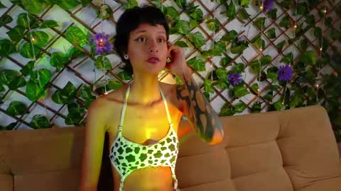 snner_velvet online show from May 2, 8:45 pm