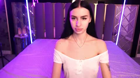 snow_whiteeex online show from February 3, 6:33 am