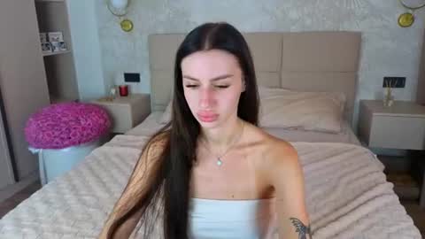 snow_whiteeex online show from July 28, 4:05 pm